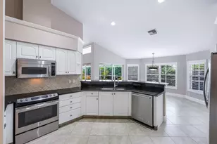 142 Saxon St, Marco Island, FL 34145 - Photo 10