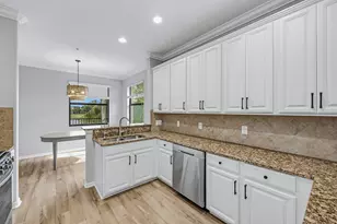 3153 Aviamar Cir, Naples, FL 34114 - Photo 8