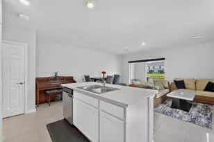 15364 Wildflower Cir, Naples, FL 34119 - Photo 10