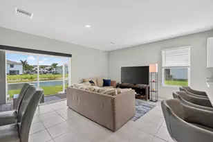 15364 Wildflower Cir, Naples, FL 34119 - Photo 4
