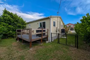 517 Coconut Ave, Goodland, FL 34140 - Photo 28