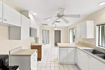 6022 Westbourgh Drive, Naples, FL 34112 - Photo 8