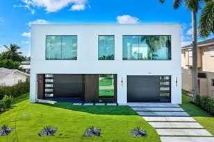 144 Pago Pago Dr W, Naples, FL 34113 - Photo 1