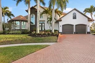 1045 Cottonwood Ct, Marco Island, FL 34145 - Photo 2