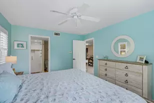 145 Robin Hood Cir, Naples, FL 34104 - Photo 24
