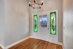 86 Dolphin Cir, Naples, FL 34113 - Photo 4
