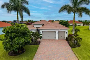 18709 Lake Hammock Dr, Naples, FL 34114 - Photo 2