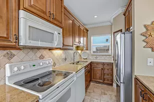 140 Seaview Ct, Marco Island, FL 34145 - Photo 4