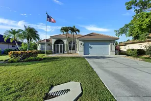 18421 Royal Hammock Blvd, Naples, FL 34114 - Photo 2