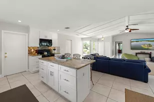1346 Jamaica Rd, Marco Island, FL 34145 - Photo 10