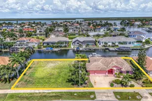 269 N Barfield Dr, Marco Island, FL 34145 - Photo 2