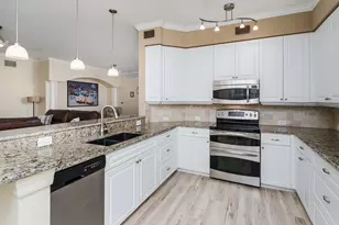 3952 Forest Glen, Naples, FL 34114 - Photo 10