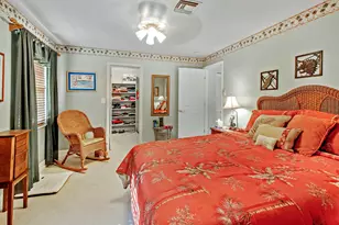 125 E Pago Pago Dr E, Naples, FL 34113 - Photo 10