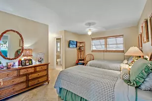125 E Pago Pago Dr E, Naples, FL 34113 - Photo 14