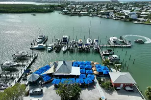 125 E Pago Pago Dr E, Naples, FL 34113 - Photo 38