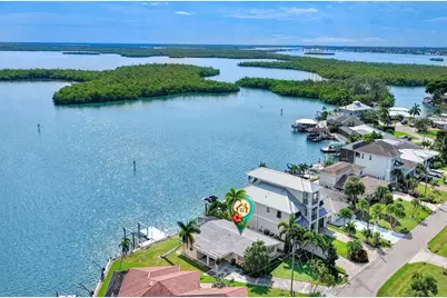 129 E Pago Pago Drive, Naples, FL 34113 - Photo 6