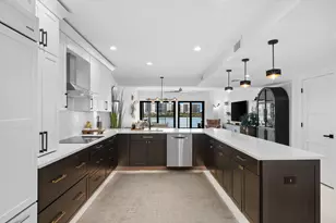 533 La Peninsula Blvd, Naples, FL 34113 - Photo 6