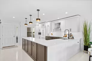 533 La Peninsula Blvd, Naples, FL 34113 - Photo 2