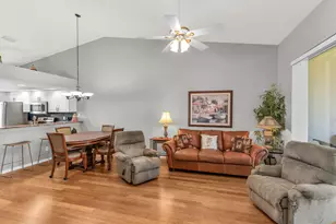 162 Newport Dr, Naples, FL 34114 - Photo 4