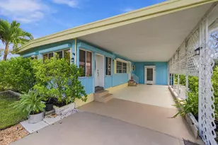 483 Riviera Blvd W, Naples, FL 34112 - Photo 2