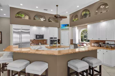 136 Shorecrest Court, Marco Island, FL 34145 - Photo 10