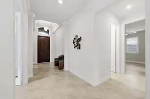 2946 Aviamar Cir, Naples, FL 34114 - Photo 4