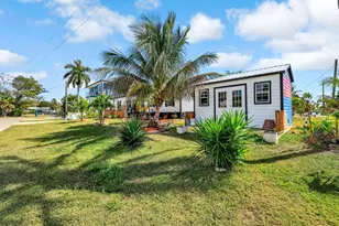 610 Sunset Dr, Goodland, FL 34140 - Photo 22