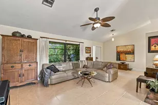 105 Cherry Hill Ct, Naples, FL 34113 - Photo 4