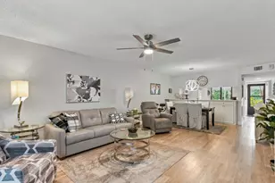5733 Deauville Cir, Naples, FL 34112 - Photo 4