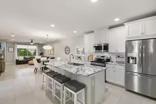 14731 Edgewater Cir, Naples, FL 34114 - Photo 4