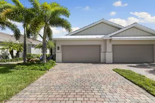 14731 Edgewater Cir, Naples, FL 34114 - Photo 2