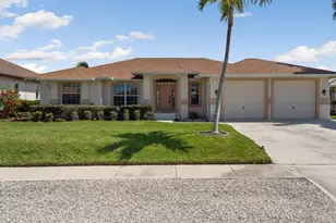 371 Edgewater Ct, Marco Island, FL 34145 - Photo 1