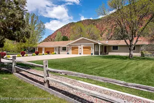 368 Meadow Ln, Glenwood Springs, CO 81601 - Photo 2