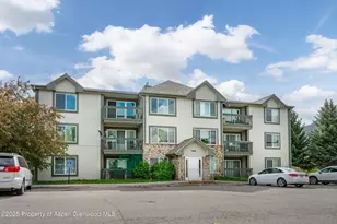 794 Castle Valley Blvd, New Castle, CO 81647 - Photo 2