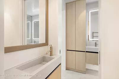 211 W Main Street, Aspen, CO 81611 - Photo 22