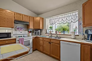 9 W Ridge Ct, Parachute, CO 81635 - Photo 10