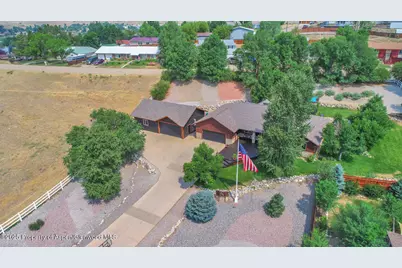 997 E 10th Street, Craig, CO 81625 - Photo 2