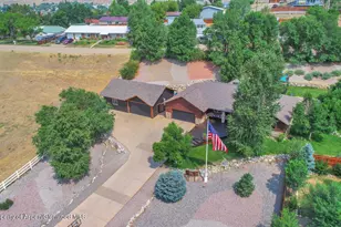 997 E 10th St, Craig, CO 81625 - Photo 2