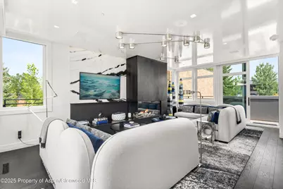 627 E Hopkins Avenue, Aspen, CO 81611 - Photo 2