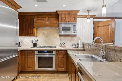 415 E Dean St, Unit 22, Week 6, Aspen, CO 81611 - Photo 8