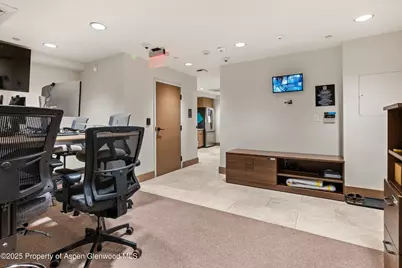 122 W Main Street, Aspen, CO 81611 - Photo 50