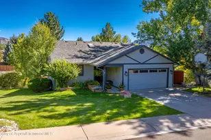 838 Mountain View Dr, New Castle, CO 81647 - Photo 2