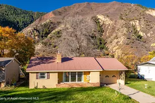 328 Park Dr, Glenwood Springs, CO 81601 - Photo 2