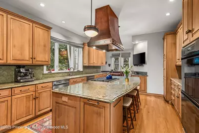 431 W Hopkins Avenue, Aspen, CO 81611 - Photo 2
