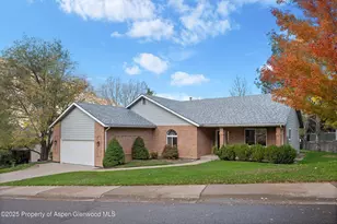 634 E First St, New Castle, CO 81647 - Photo 1