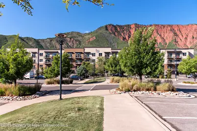 253 Wulfsohn Road #305, Glenwood Springs, CO 81601 - Photo 8