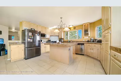 949 Edelweiss, Rifle, CO 81650 - Photo 10