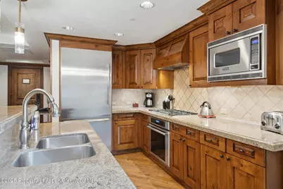 415 E Dean St, Unit 38, Week 33, Aspen, CO 81611 - Photo 10