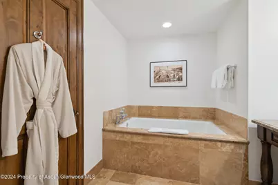 415 E Dean St., Unit 10, Week 30, Aspen, CO 81611 - Photo 16