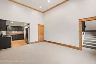 33 Pitkin Mesa Dr, Aspen, CO 81611 - Photo 4